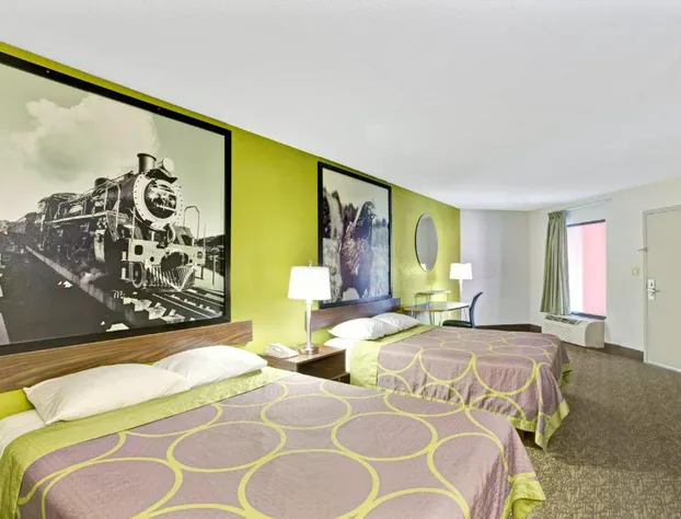 Super 8 by Wyndham Gainesville hotel detail image 3