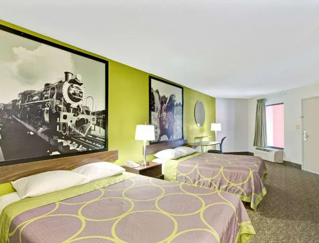 Super 8 by Wyndham Gainesville hotel detail image 4