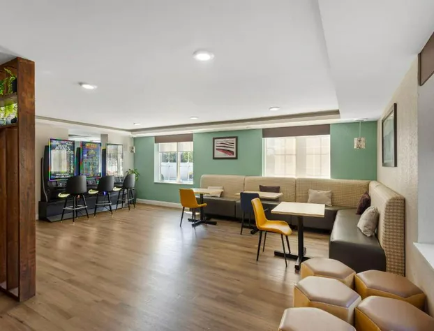 Comfort Inn & Suites Pottstown Eastern Gateway hotel detail image 4