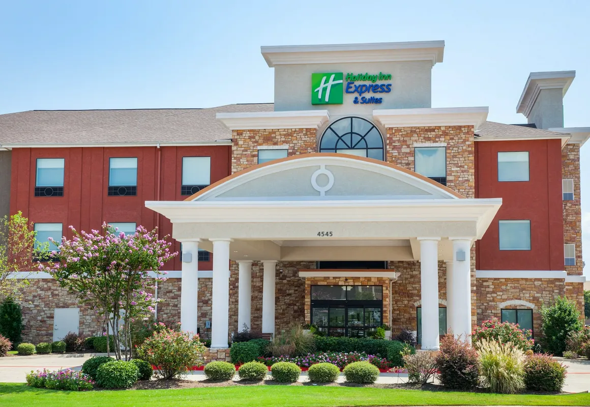 Holiday Inn Express & Suites Texarkana by IHG hotel hero