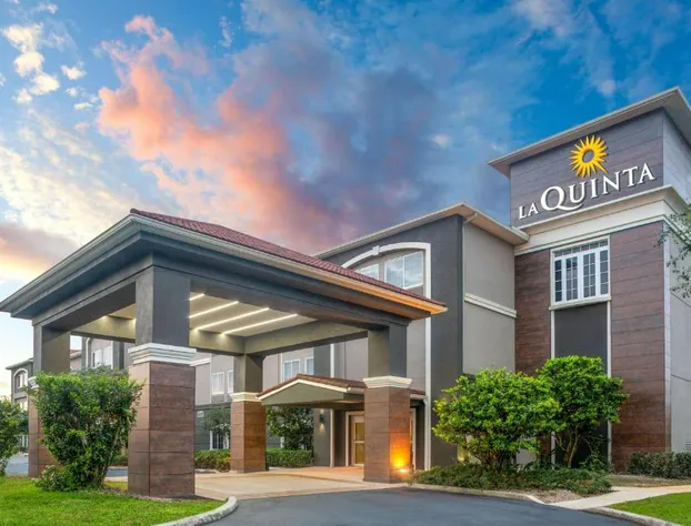 La Quinta Inn & Suites by Wyndham Sebring hotel detail image 1