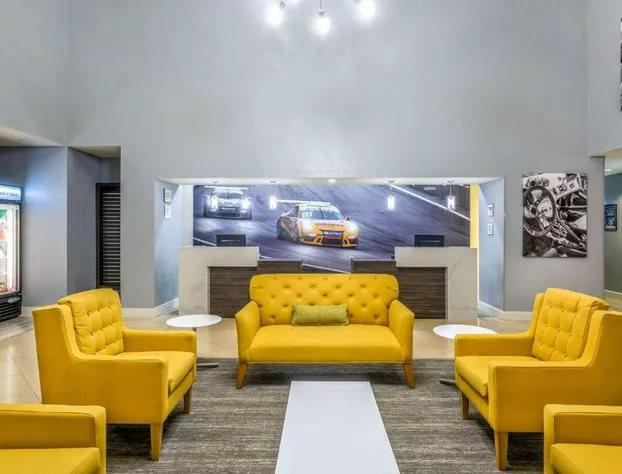 La Quinta Inn & Suites by Wyndham Sebring hotel detail image 4