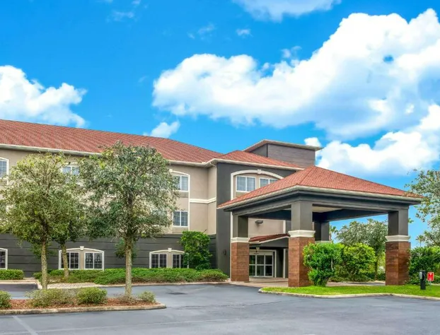 La Quinta Inn & Suites by Wyndham Sebring hotel detail image 3