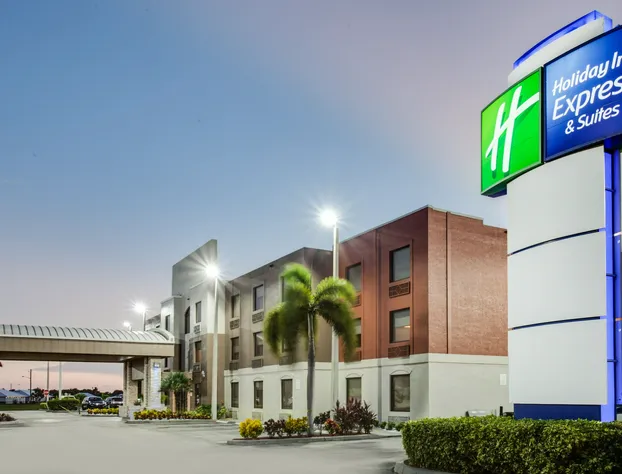 Holiday Inn Express Hotel & Suites Clewiston by IHG hotel detail image 1