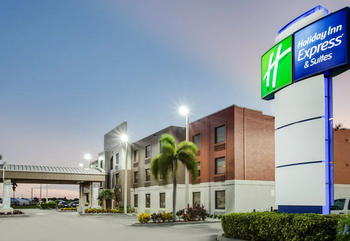 Holiday Inn Express Hotel & Suites Clewiston by IHG hotel hero