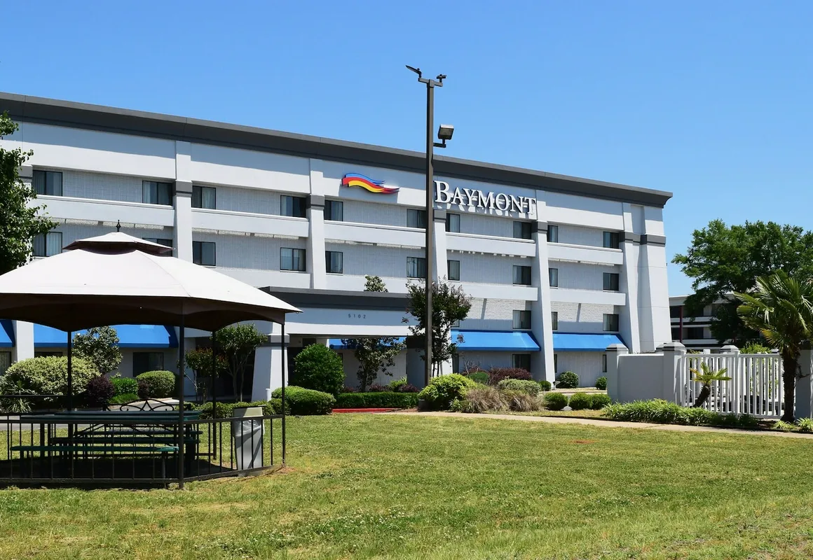 Baymont by Wyndham Texarkana hotel hero