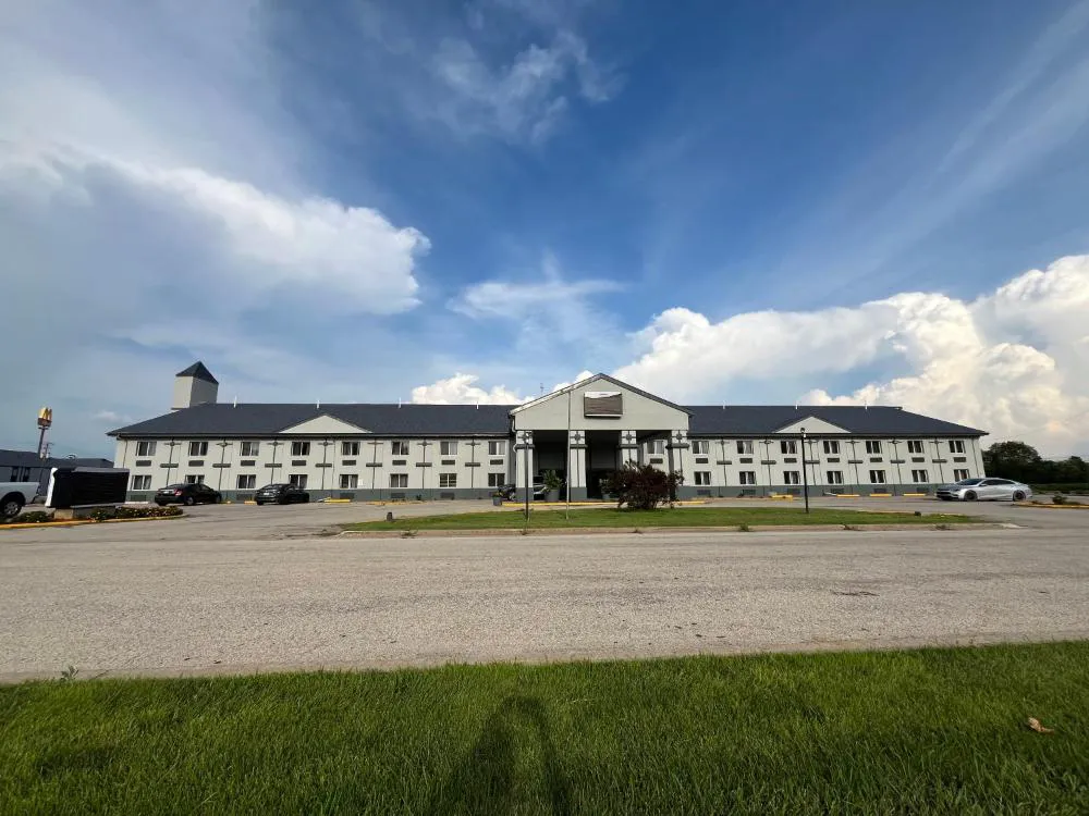 Rodeway Inn hotel hero