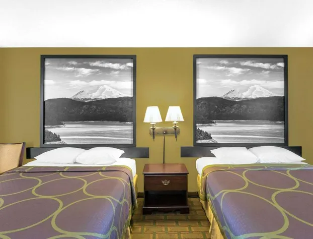 Super 8 by Wyndham Corning hotel detail image 4