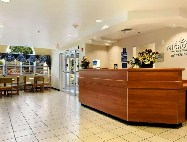 Microtel Inn & Suites by Wyndham Huntsville hotel detail image 2