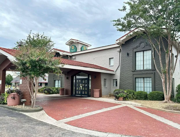 La Quinta Inn by Wyndham Huntsville Research Park hotel detail image 1