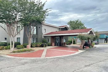 La Quinta Inn by Wyndham Huntsville Research Park hotel detail image 2