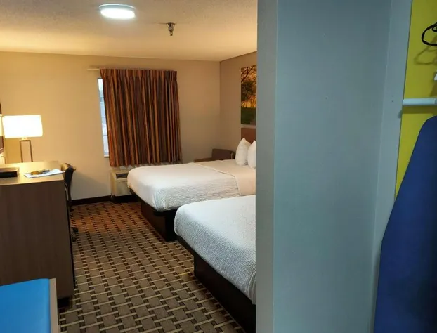 Days Inn & Suites by Wyndham Huntsville hotel detail image 3