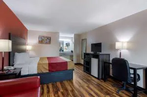 Econo Lodge Madison hotel detail image 1