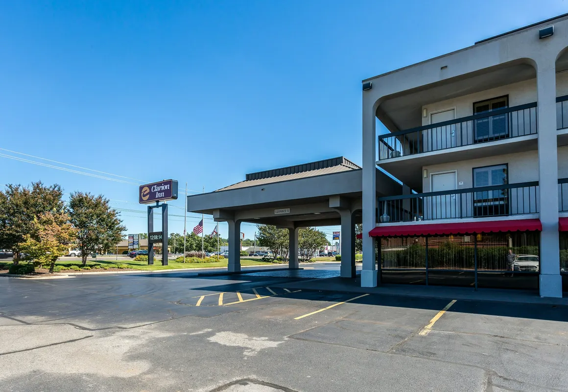 Clarion Pointe Huntsville Research Park hotel hero