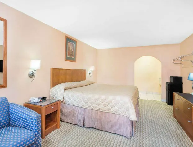 Super 8 by Wyndham San Angelo hotel detail image 4