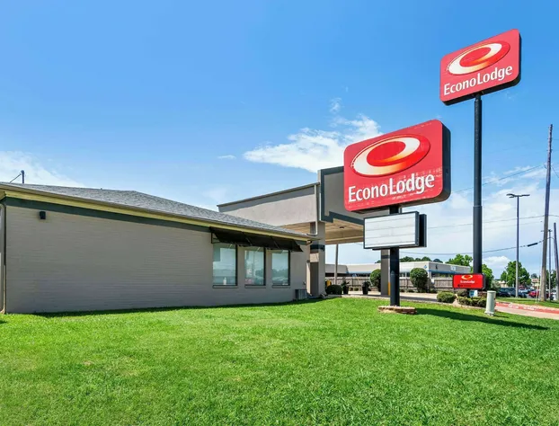 Econo Lodge Texarkana I-30 hotel detail image 1