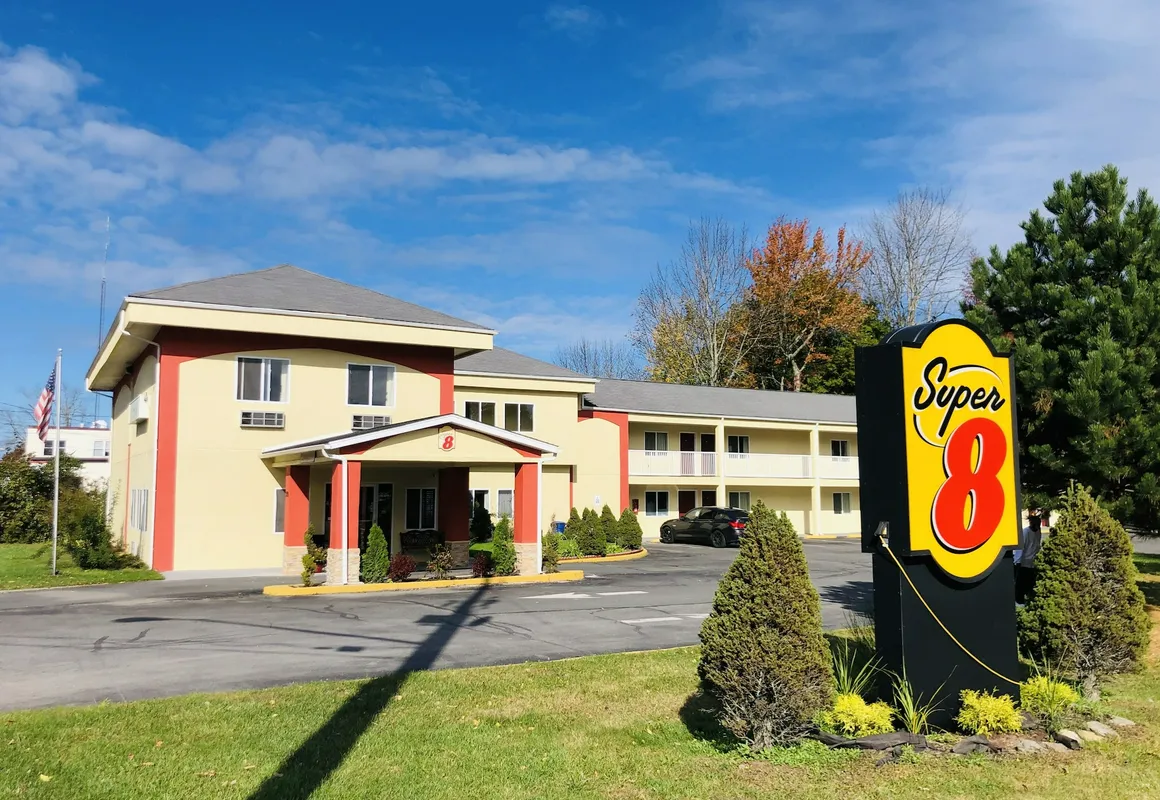 Super 8 by Wyndham Monticello hotel hero