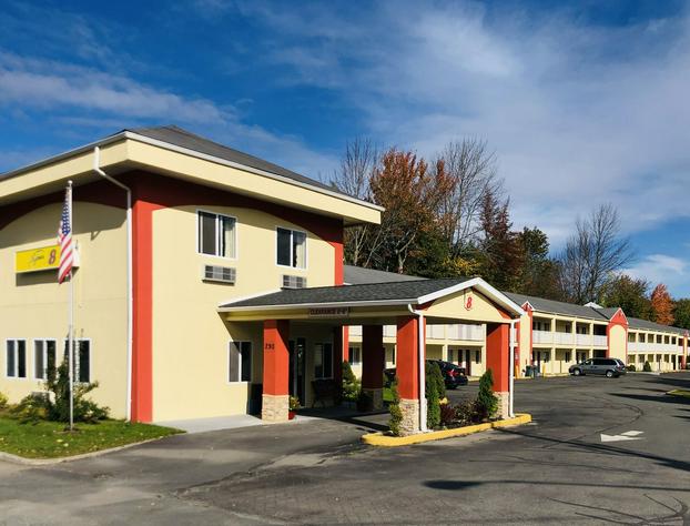 Super 8 By Wyndham Monticello hotel detail image 1