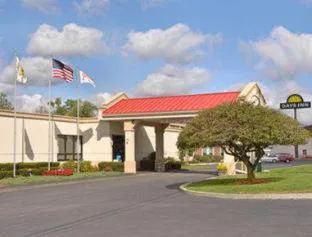 Days Inn by Wyndham Liberty hotel hero