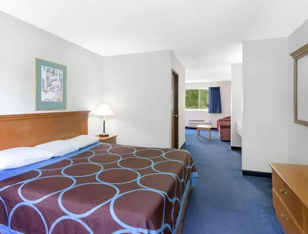 Super 8 by Wyndham Kingston hotel detail image 4