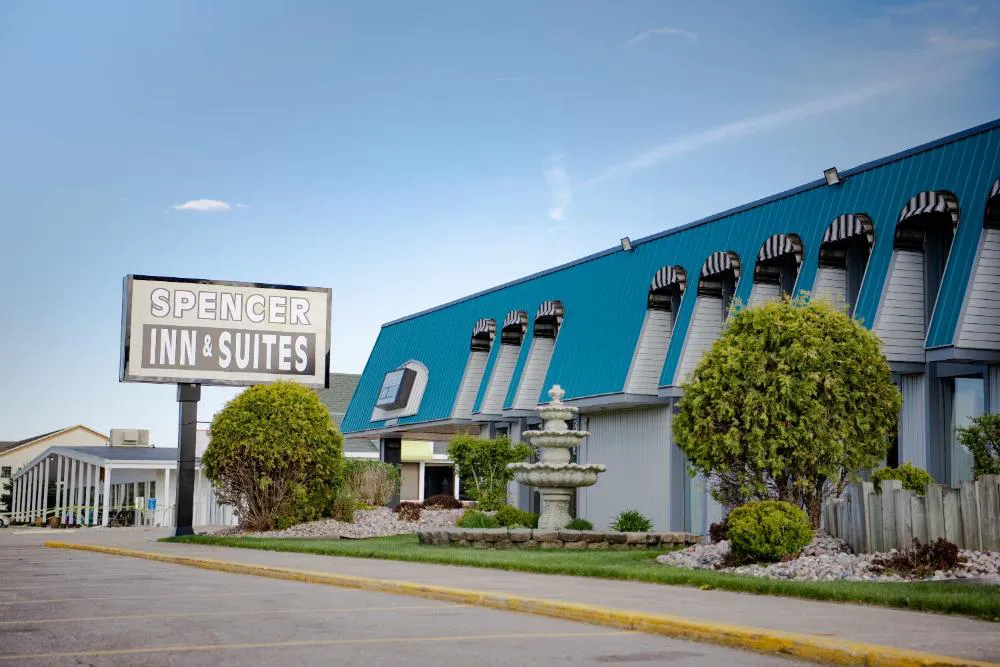 Spencer Inn and Suites hotel hero