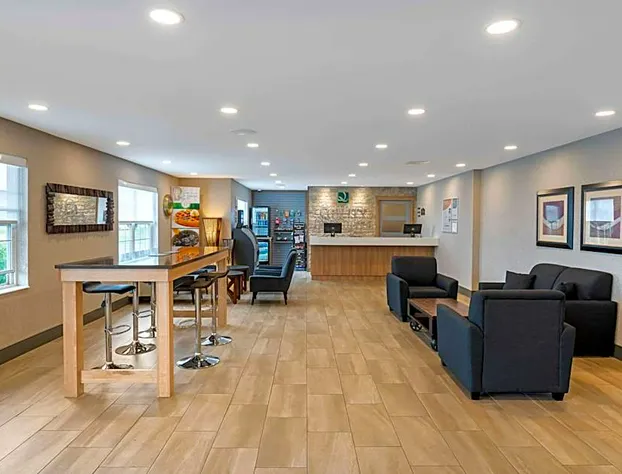 Quality Inn & Suites Downtown hotel detail image 4