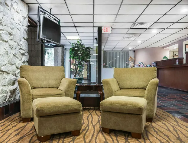 Quality Inn & Suites Binghamton Vestal hotel detail image 1