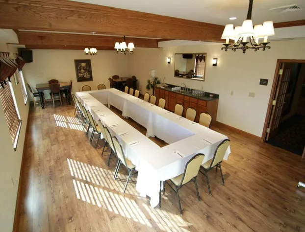 Town & Country Inn and Suites hotel detail image 2
