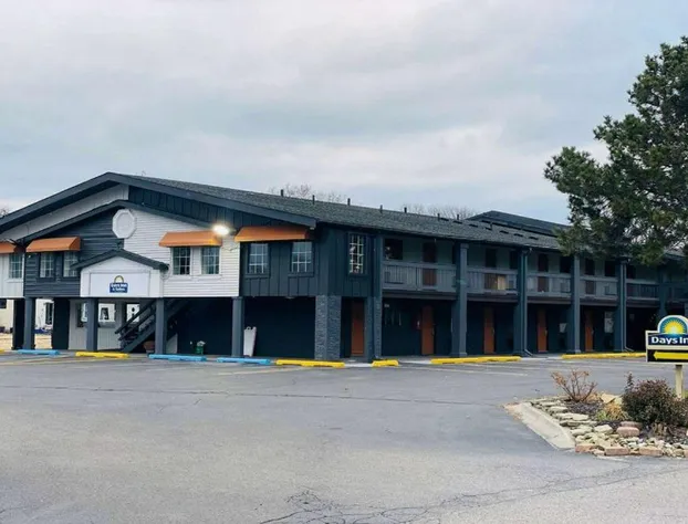 Days Inn & Suites by Wyndham Port Huron hotel detail image 2