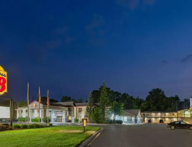 Super 8 by Wyndham Marysville/Port Huron Area hotel detail image 2