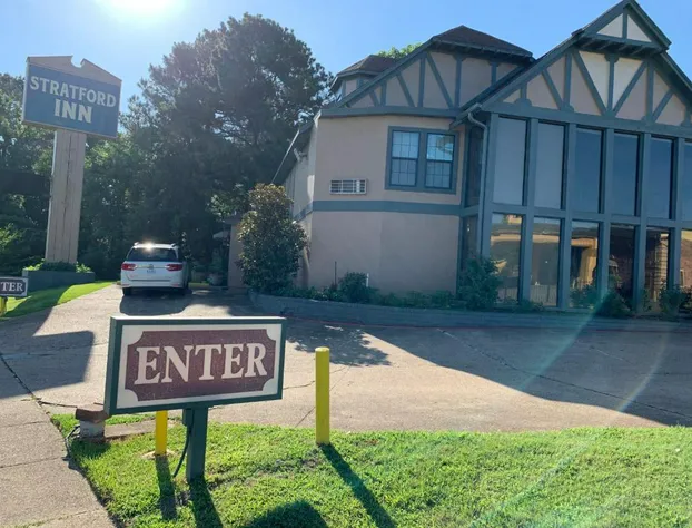 Stratford Inn Tyler hotel detail image 1