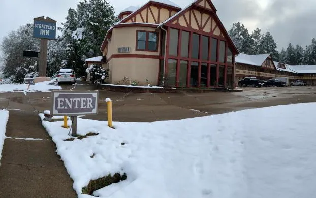 Stratford Inn Tyler hotel detail image 2