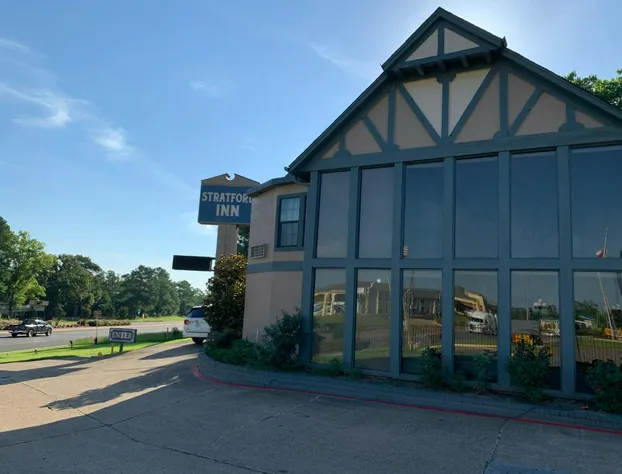 Stratford Inn Tyler hotel detail image 3