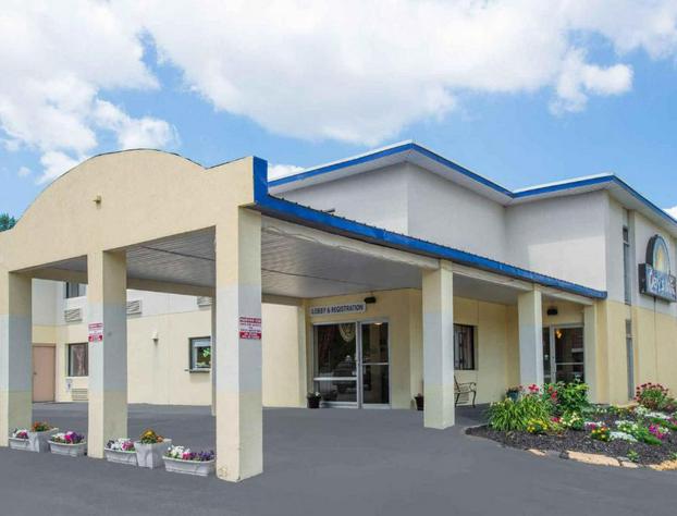 Days Inn by Wyndham Auburn/Finger Lakes Region hotel detail image 1