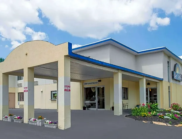 Days Inn by Wyndham Auburn/Finger Lakes Region hotel detail image 2