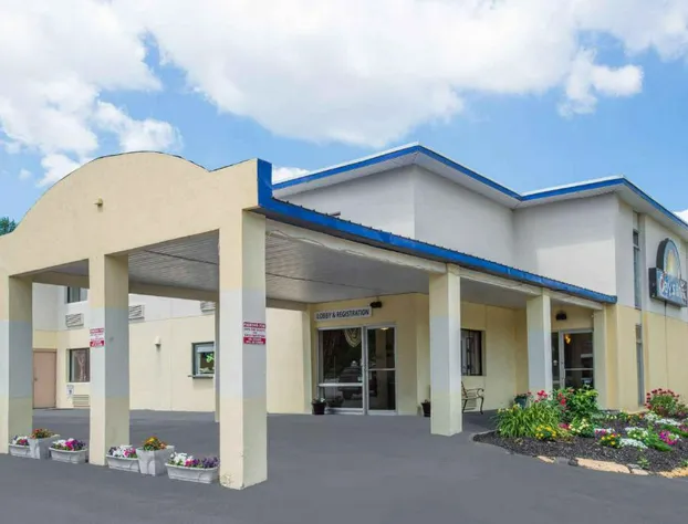 Days Inn by Wyndham Auburn/Finger Lakes Region hotel detail image 1