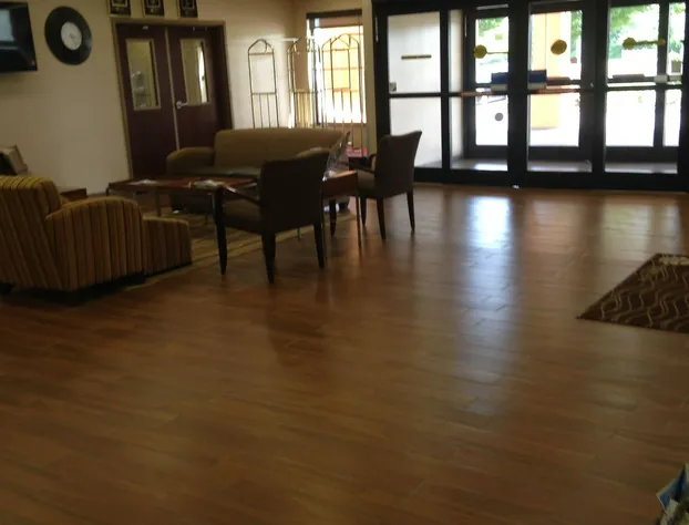 Comfort Inn & Suites Farmington - Victor hotel detail image 2