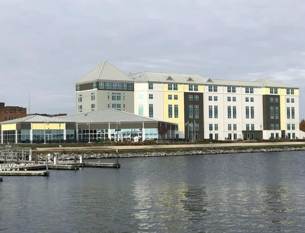 41 Lakefront Hotel, Trademark Collection By Wyndham hotel detail image 1