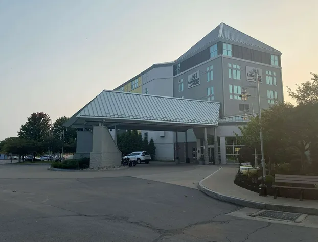 41 Lakefront Hotel, Trademark Collection By Wyndham hotel detail image 3