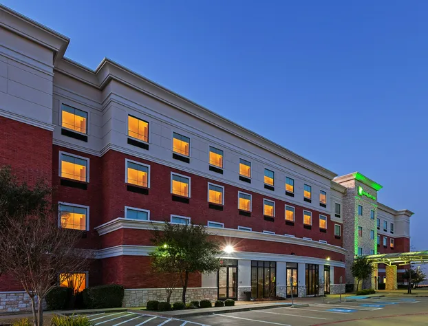 Holiday Inn & Suites McKinney - N Allen by IHG hotel detail image 3