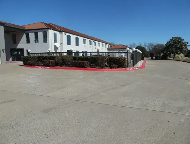 Motel 6 Ennis, TX hotel detail image 1