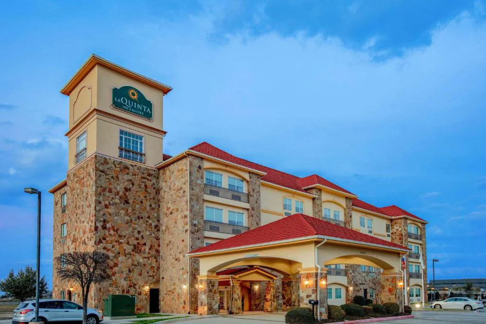 La Quinta Inn & Suites by Wyndham McKinney hotel hero