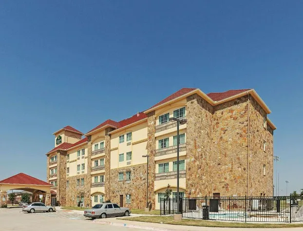 La Quinta Inn & Suites by Wyndham McKinney hotel detail image 2