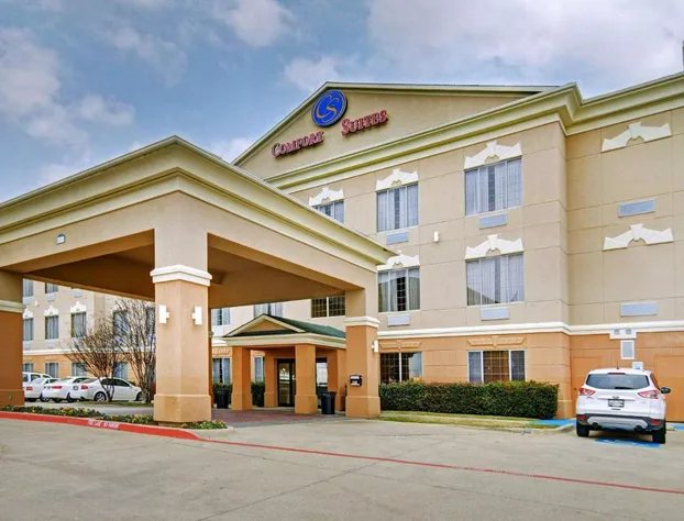 Comfort Suites Roanoke - Fort Worth North hotel detail image 1