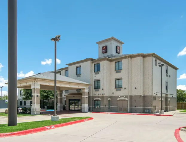 Clarion Inn & Suites Weatherford South hotel detail image 1
