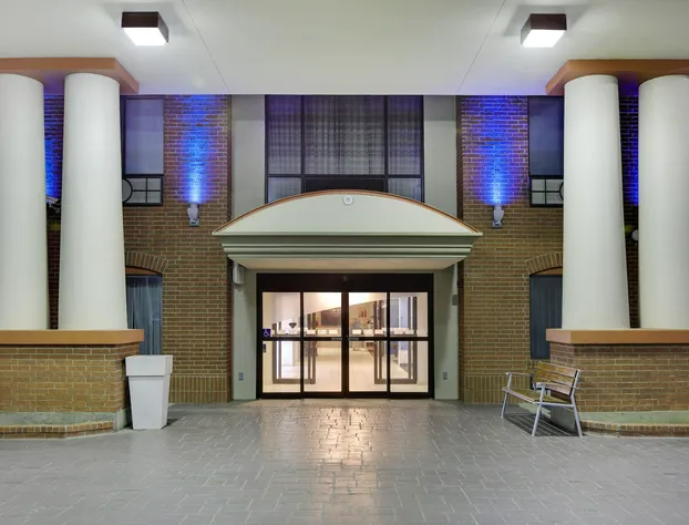 Holiday Inn Express Hotel & Suites Burleson/Ft. Worth by IHG hotel detail image 3