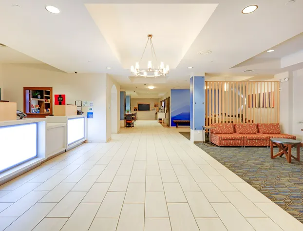 Holiday Inn Express Hotel & Suites Burleson/Ft. Worth by IHG hotel detail image 4