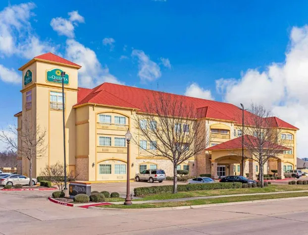 La Quinta Inn & Suites by Wyndham Ennis hotel detail image 2