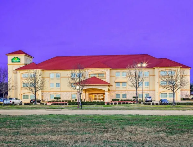 La Quinta Inn & Suites by Wyndham Ennis hotel detail image 3