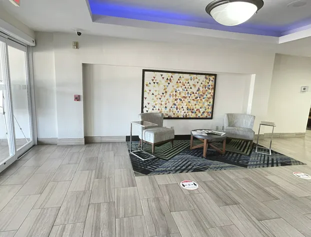 Holiday Inn Express Hotel & Suites Decatur by IHG hotel detail image 4